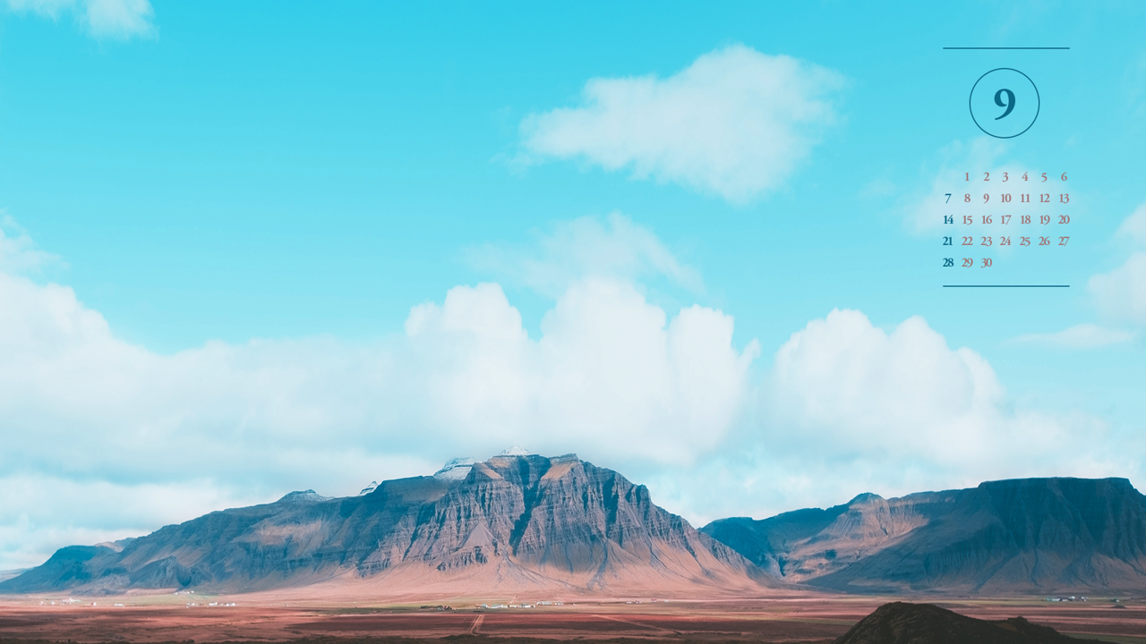 04 산과 구름 A - 2025년9월 노트북배경화면