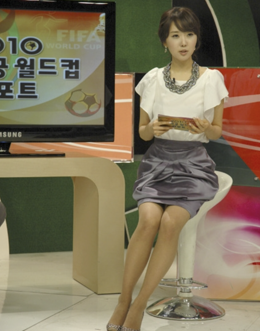 김민지 각선미