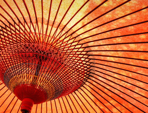 전통 우산 제작: 자연과 조화를 이루는 생활품