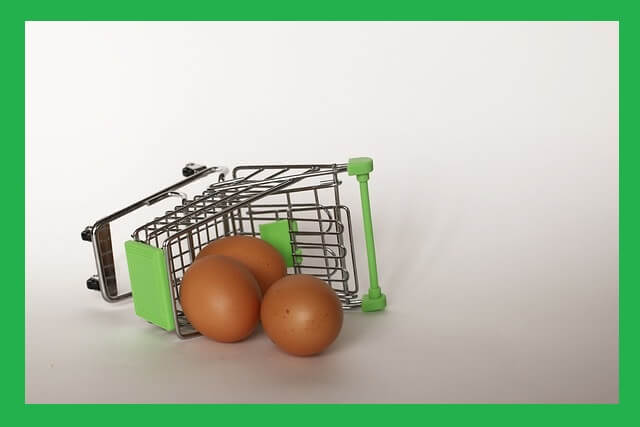 넘어진-쇼핑카트-계란