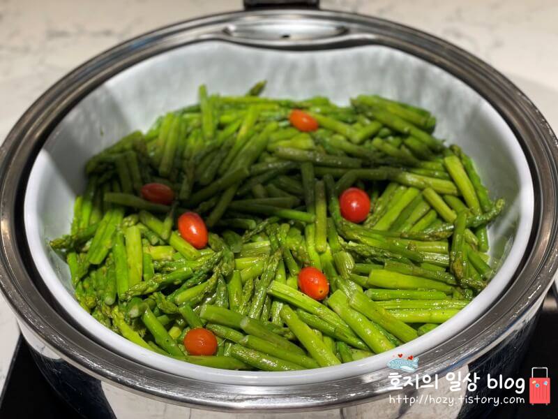 방콕 신돈캠핀스키 이그제큐티브 라운지 이브닝칵테일 뷔페메뉴