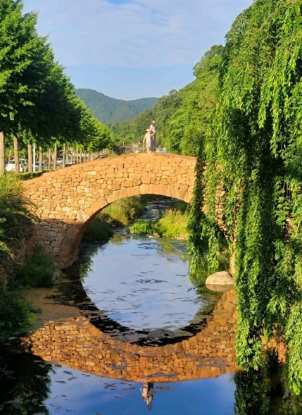 영산만년교 포토존에서