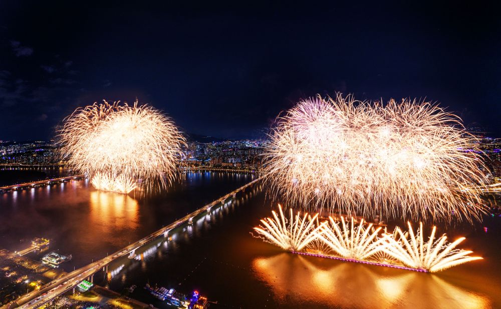 2022년 서울세계불꽃축제에서 선보인 ㈜한화의 불꽃