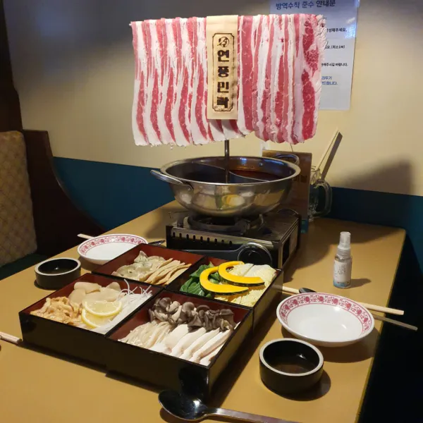 생생정보 기다려야 제맛 홍백 커튼 샤브샤브