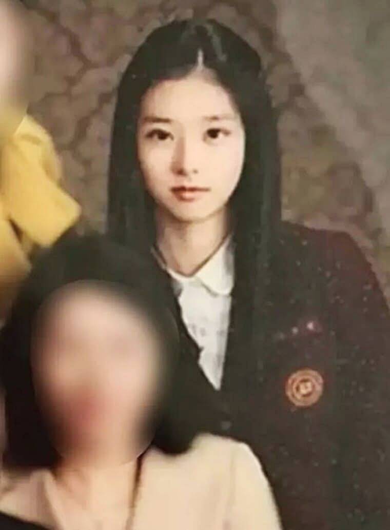 배우-이주빈-증명사진