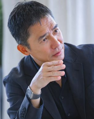 양조위의 중년시절 사진