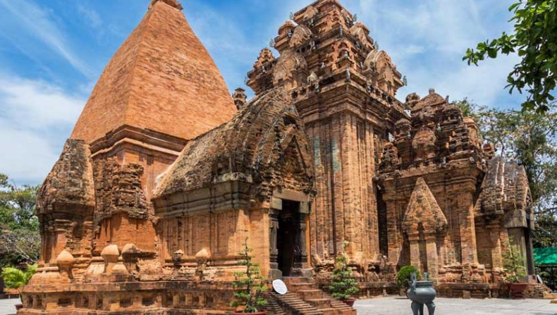 포나가르사원(Tháp Bà Ponagar)