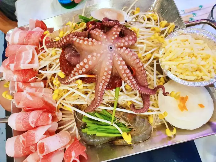 생생정보 여수 낭만포차거리 돌문어 해물 삼합 맛집