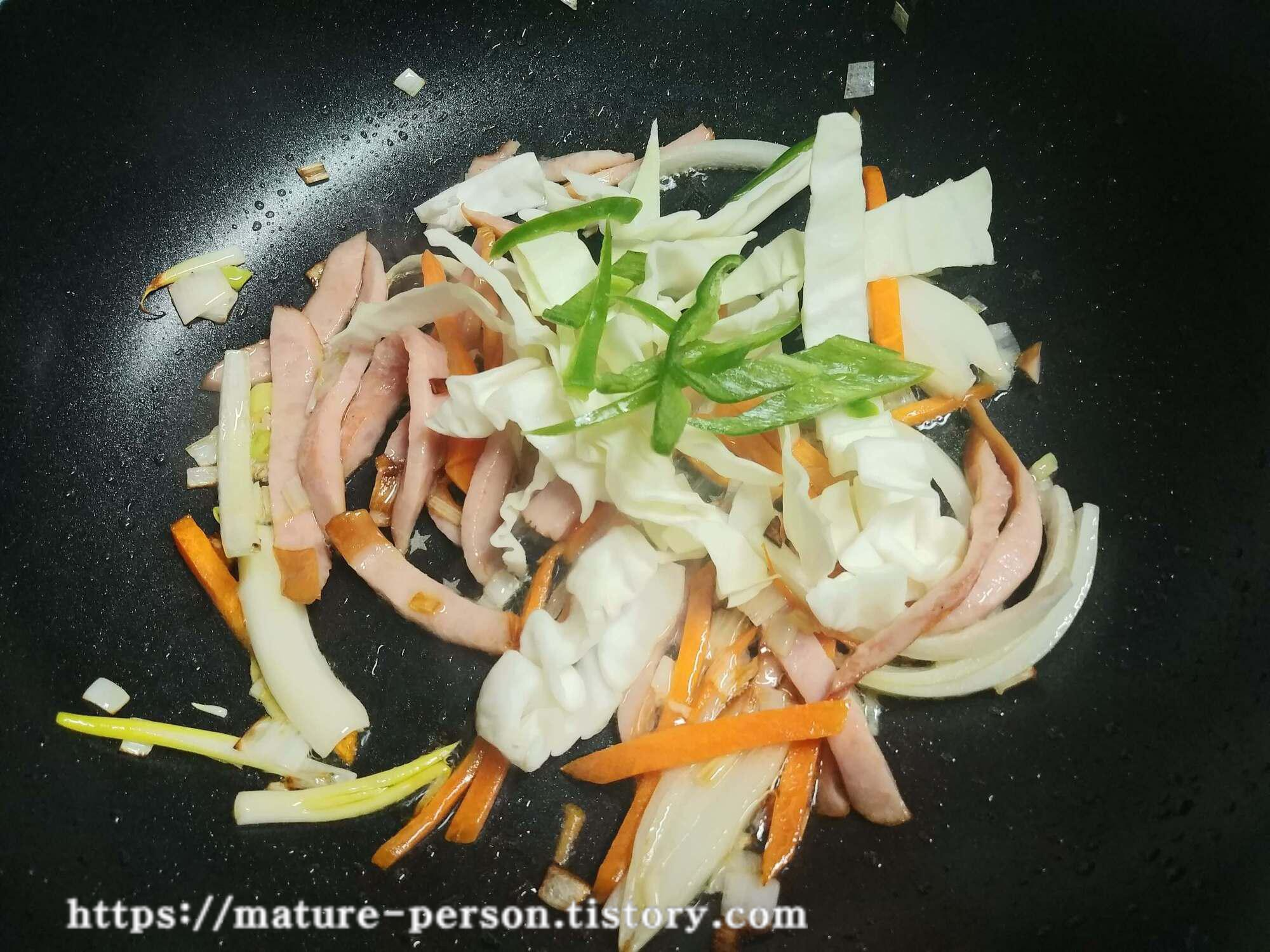 볶음우동 채소볶기