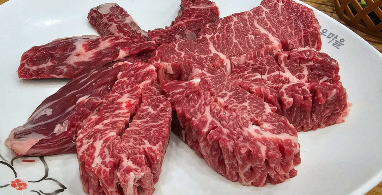 일산 맛집 추천 ❘ 뼈칼국수, 낙지볶음, 한우구이, 떡갈비, 연포탕