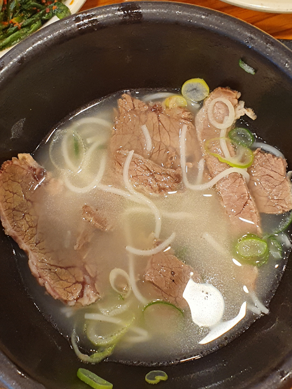 바닥에-남은-고기