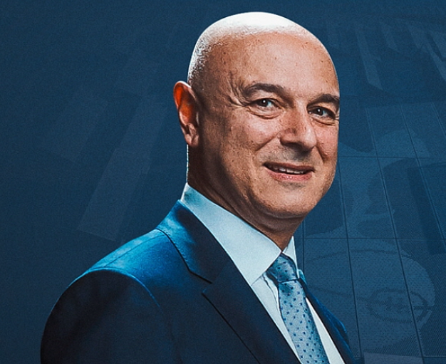 다니엘레비 회장 등장