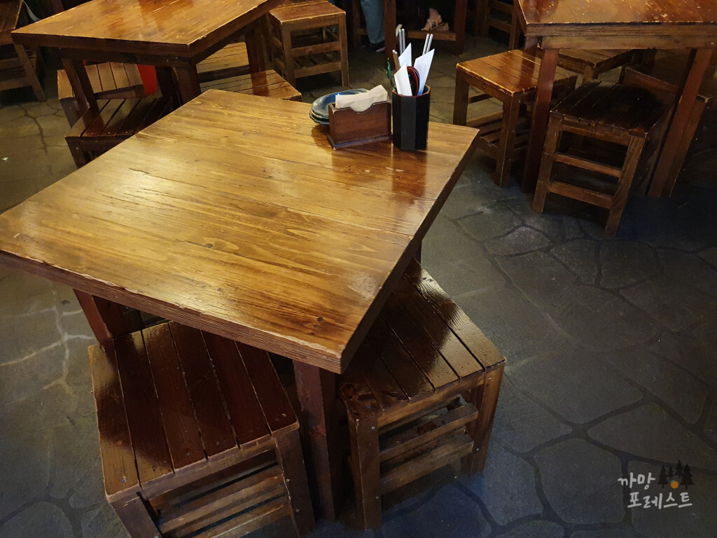 코다차야 테이블