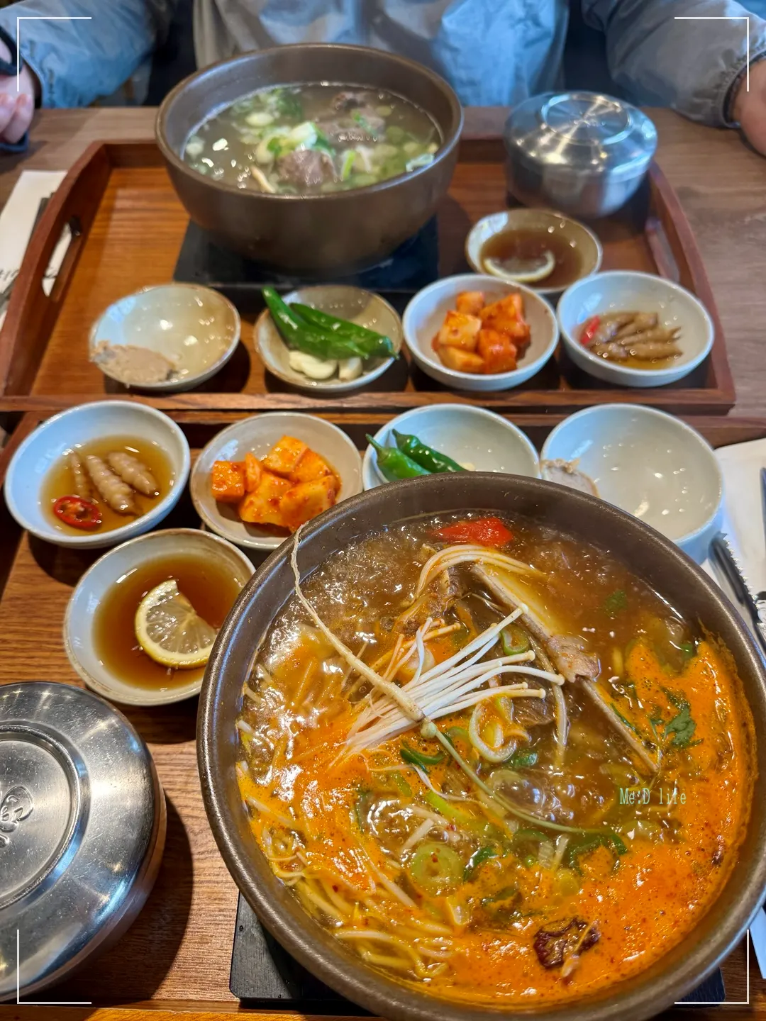 강갈비탕-부산-서면-시민공원-얼큰-갈비탕-고추-깍두기-된장-마늘-소스-공깃밥