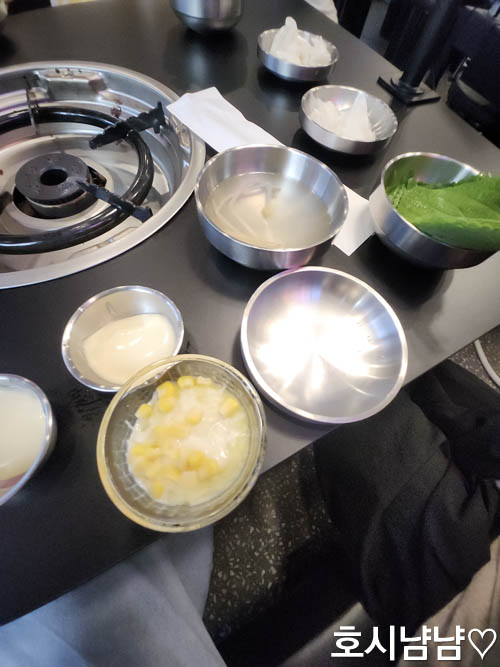 쭈꾸미도사 하남시청점 기본 찬 &ndash; 마카로니 치즈&amp;#44; 콘감자치즈&amp;#44; 콩나물국&amp;#44; 쌈채소