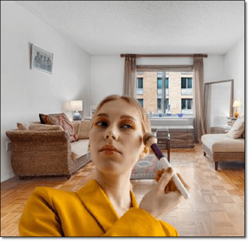 화장 고치는 여성