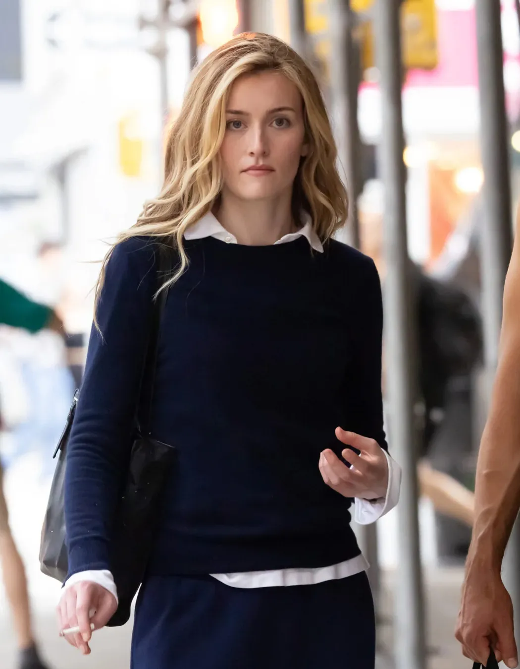 캐롤린베셋&#44;캐롤린베셋케네디&#44;캐롤린청바지&#44;부츠컷진&#44;90년대패션&#44;미니멀리즘룩&#44;콰이어트럭셔리&#44;리바이스517&#44;청바지스타일링&#44;아메리칸러브스토리&#44;HBO드라마&#44;존에프케네디주니어&#44;25년청바지트렌트&#44;레트로패션&#44;벨라하디드패션&#44;셀린느청청&#44;끌로에패션쇼&#44;티스토리패션&#44;트렌드분석&#44;패션아이콘&#44; 올드머니룩