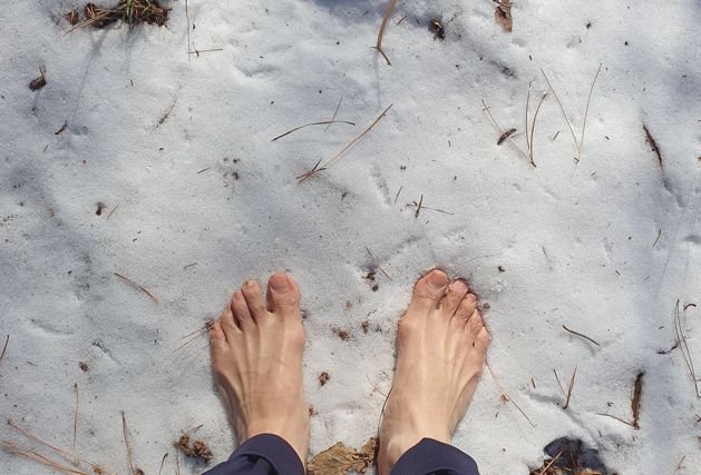 겨울철 맨발 걷기 할 때의 복장