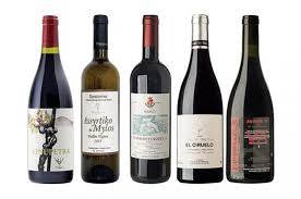 무사카 /수블라키 /산토리니 화산 와인 사진