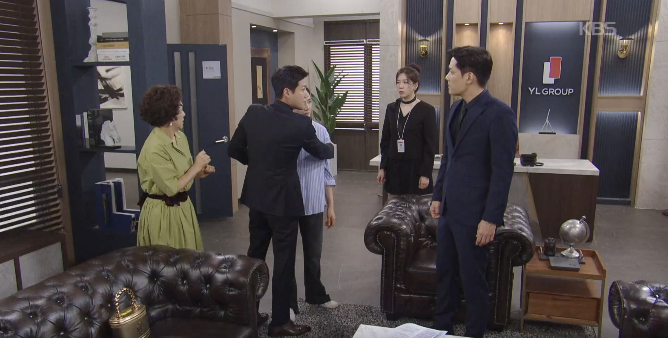 미란의 복직과 새로운 변수