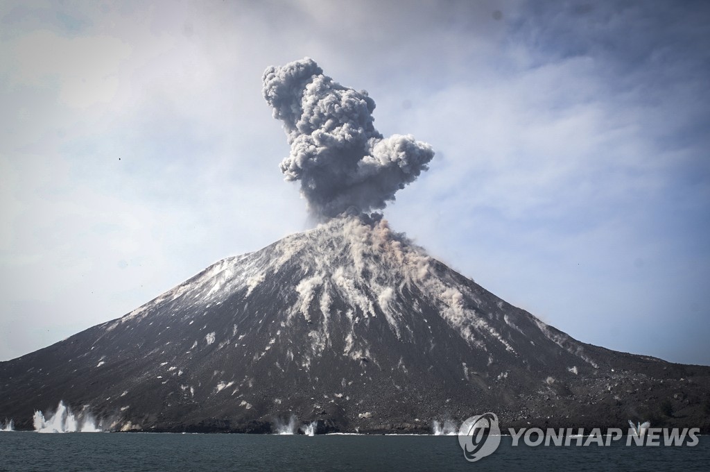 인도네시아 화산 폭발