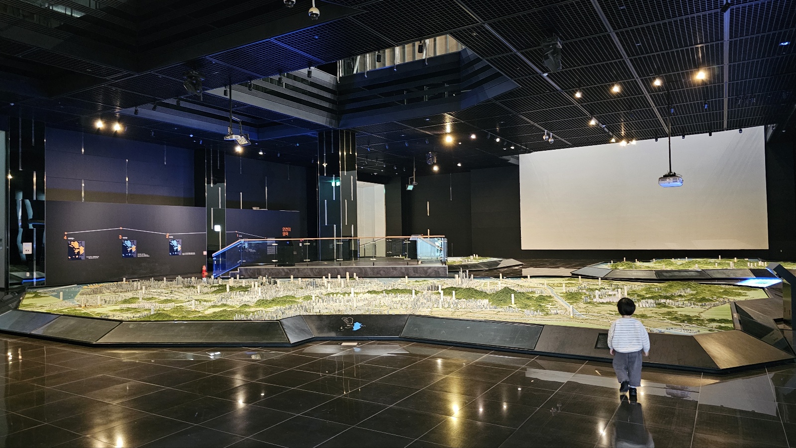 2층 - 인천모형관