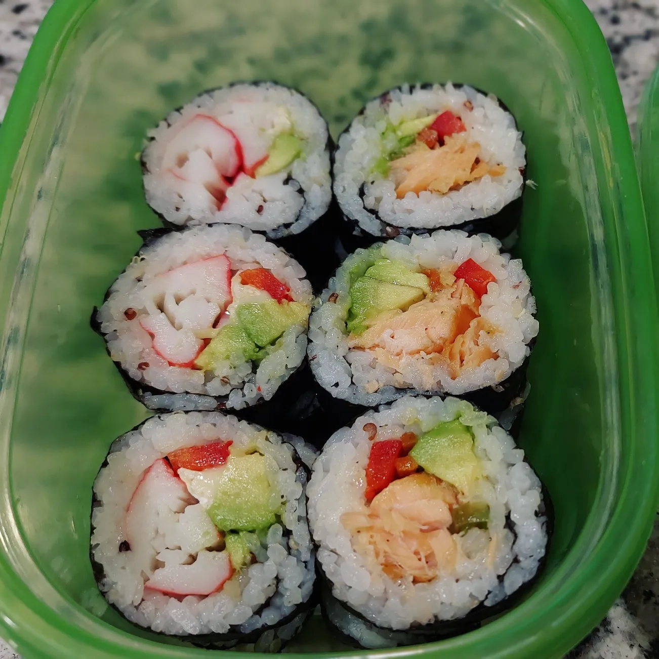 아보카도 넣은 크래미 롤초밥, 구운 연어초밥