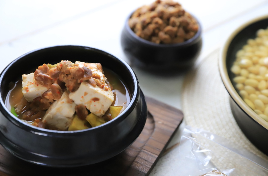 뚝베기에 담긴 청국장 사진