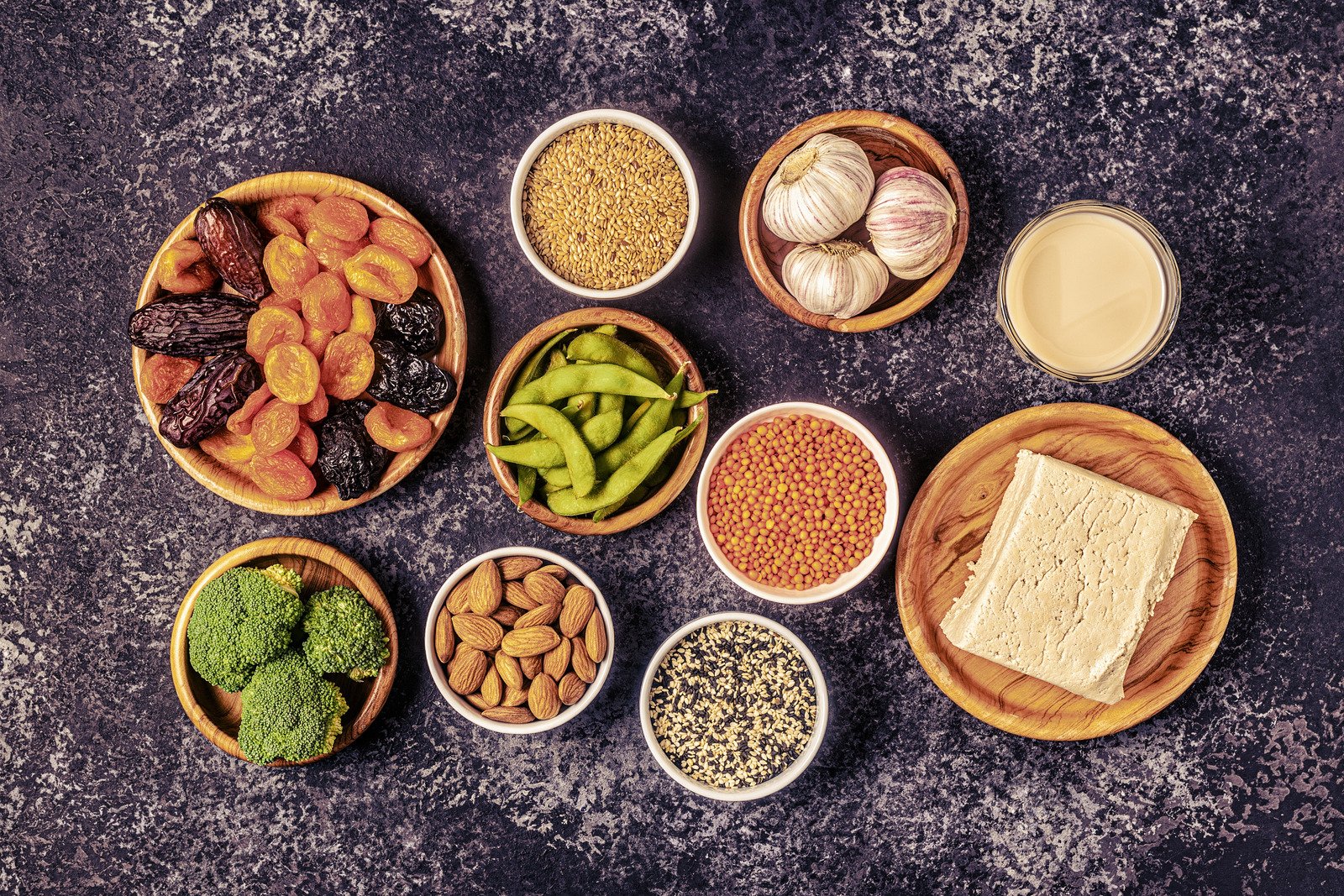 에스트로겐이 많은 음식: 여성 호르몬 균형을 위한 식단 가이드