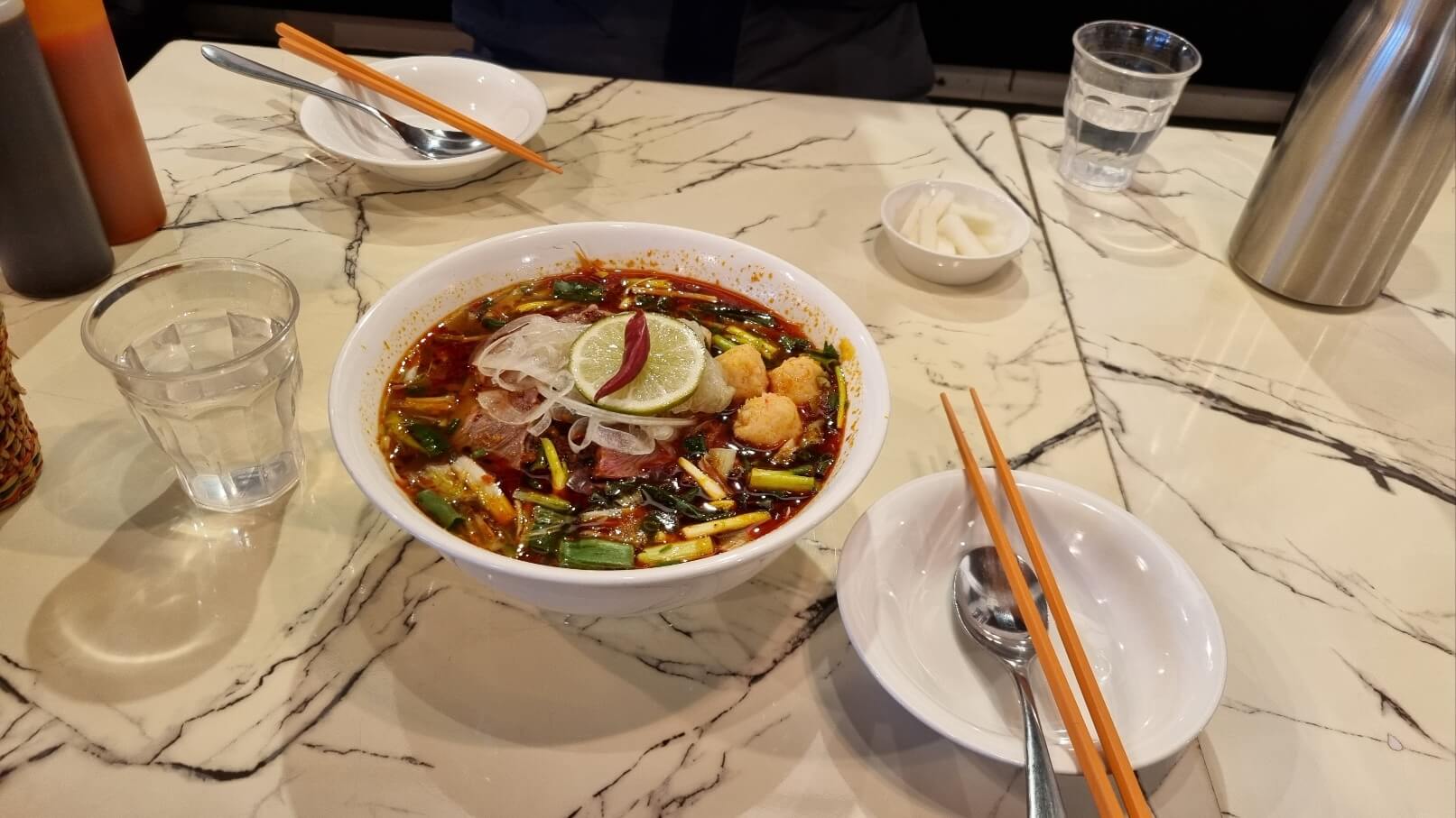 촙촙의-메뉴-마라쌀국수