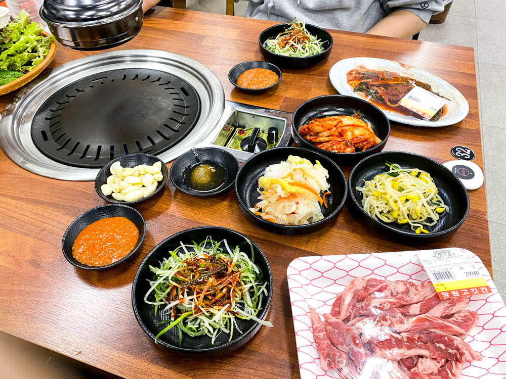 망원 고깃간 기본찬 구성
