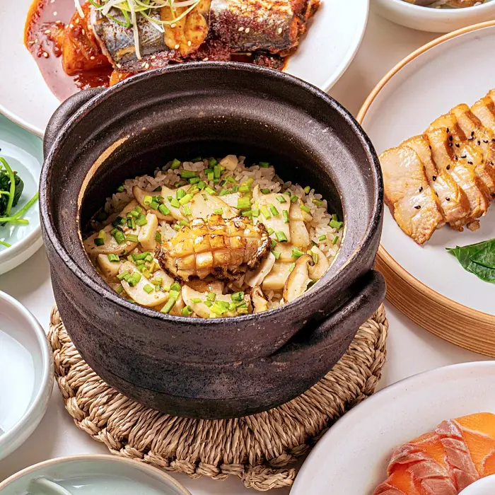 줄서는식당 성수동 서울숲 뚝섬역 맛집 프리미엄 스테이크 솥밥 전복 버섯솥밥 맛있는 곳 소개