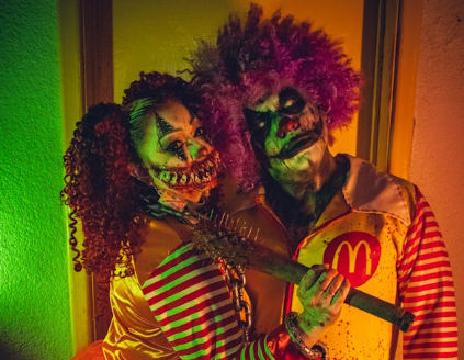 무서운 광대 두 명