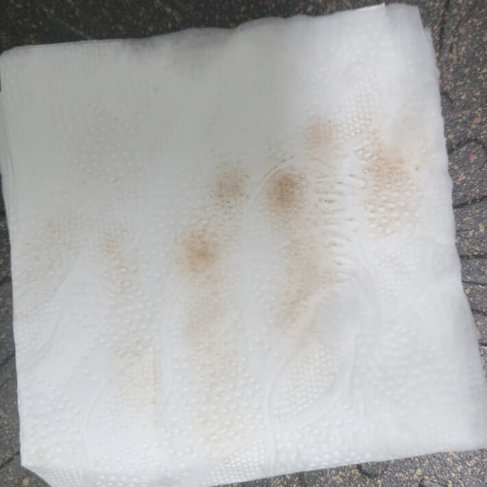 프로쉬_그린레몬으로 세척한 뒤 키친타월로 닦아보면 기름기가 묻어나온다.