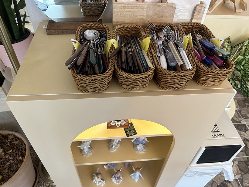 카페-올이브-식기