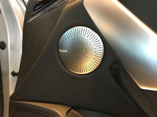 자동차 서라운드 사운드 시스템