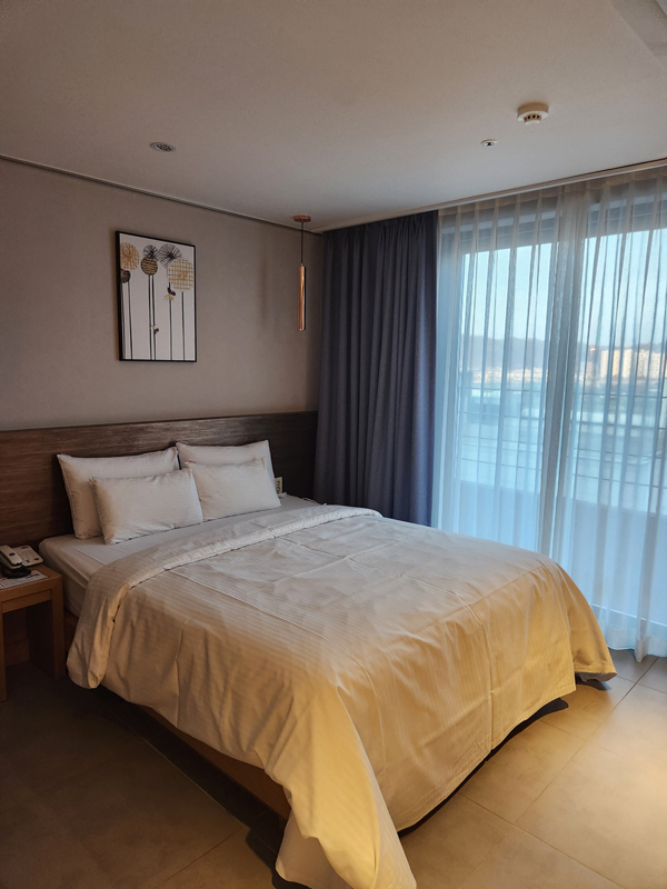 디럭스_더블룸_침실