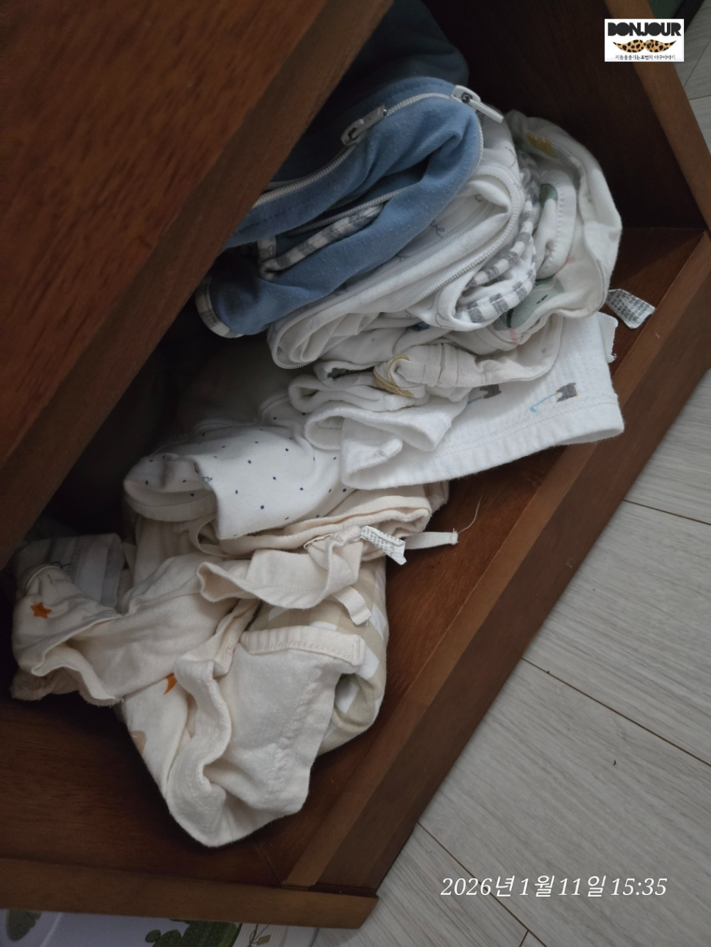 신생아 옷 종류 배냇저고리 바디수트 스와들업 비교