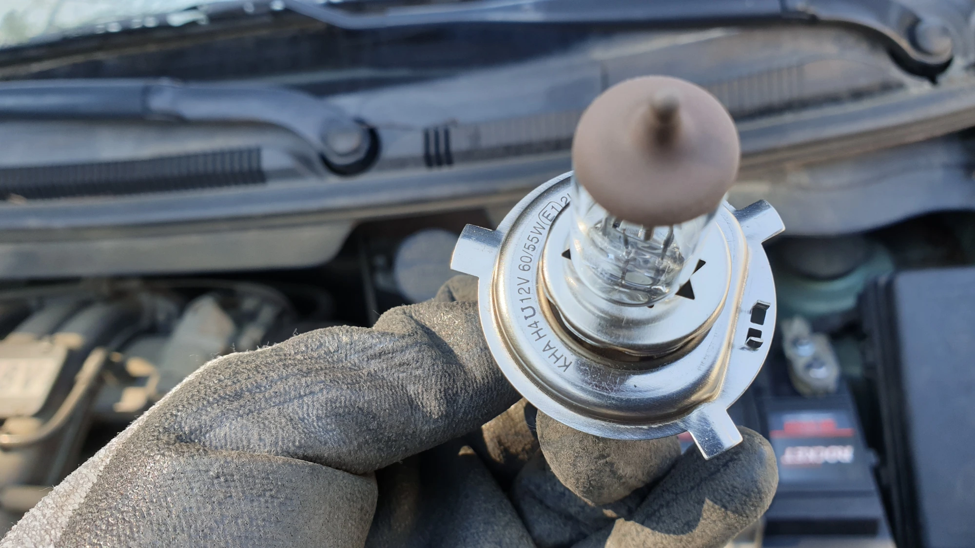 전조등 램프 끼우는 방향