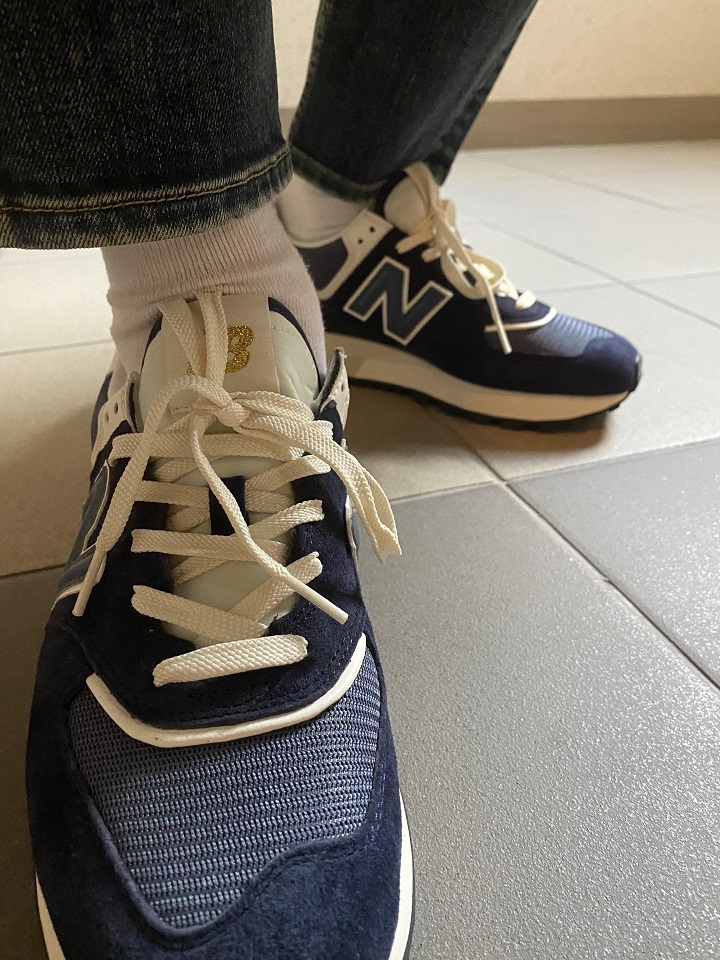 청바지와-뉴발란스-운동화