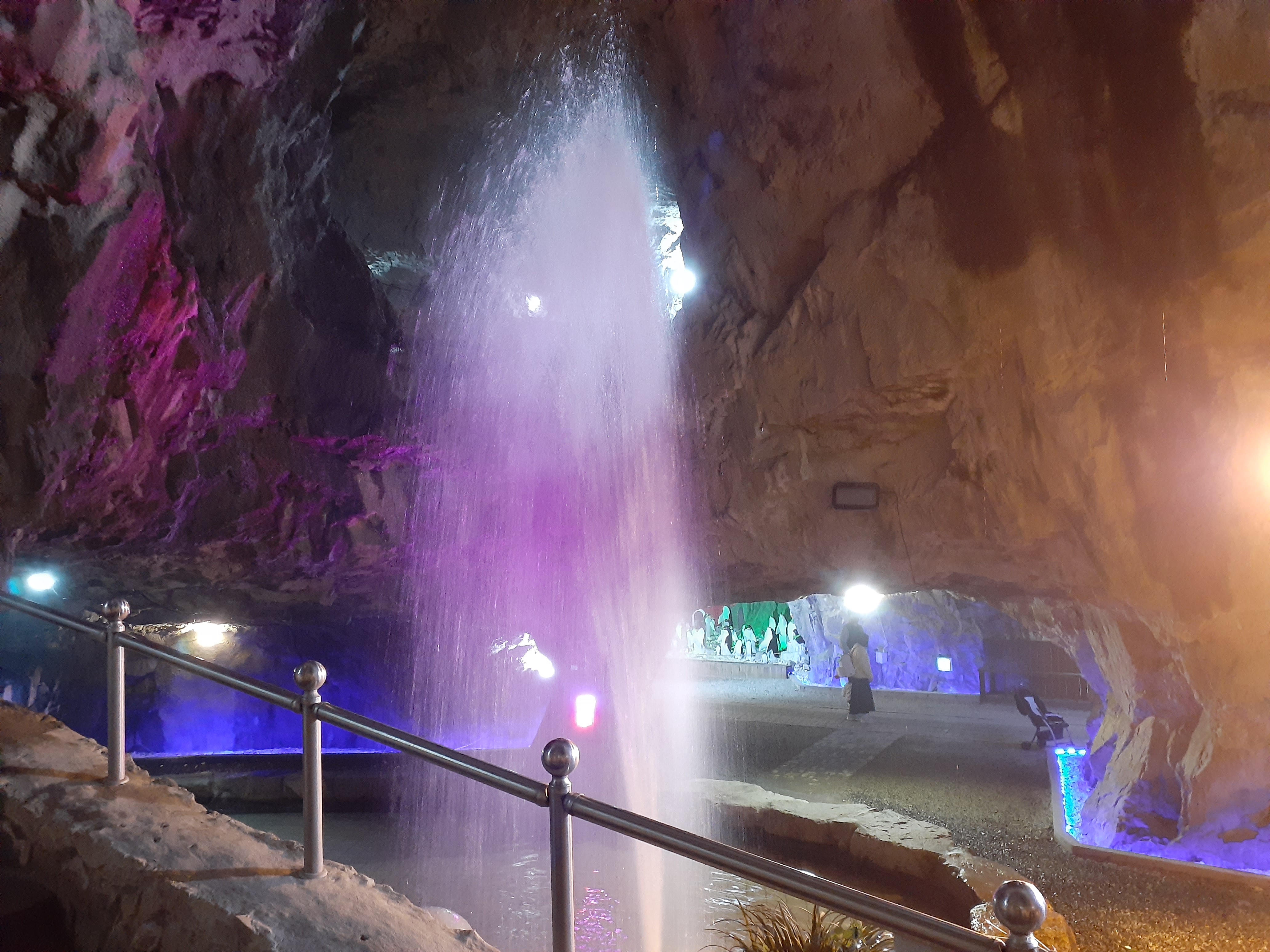 자수정동굴나라