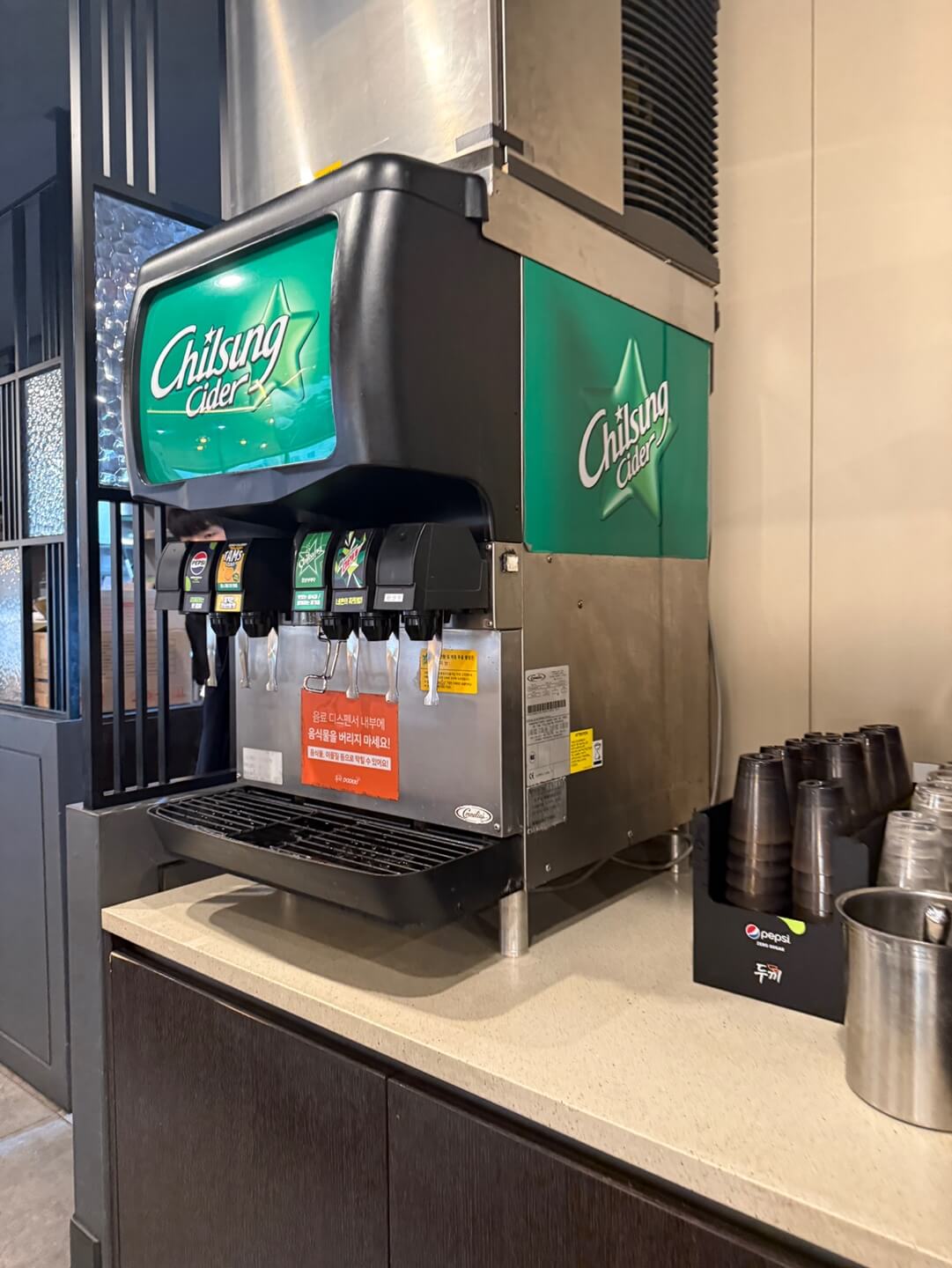 두끼떡볶이 탄산음료 셀프바 콜라 사이다