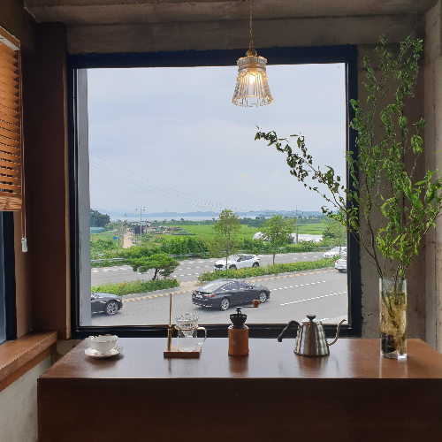 임종호 커피 파주점 (feat. 파주 모드니 본점)_임종호 커피 파주점_2층 _포토존