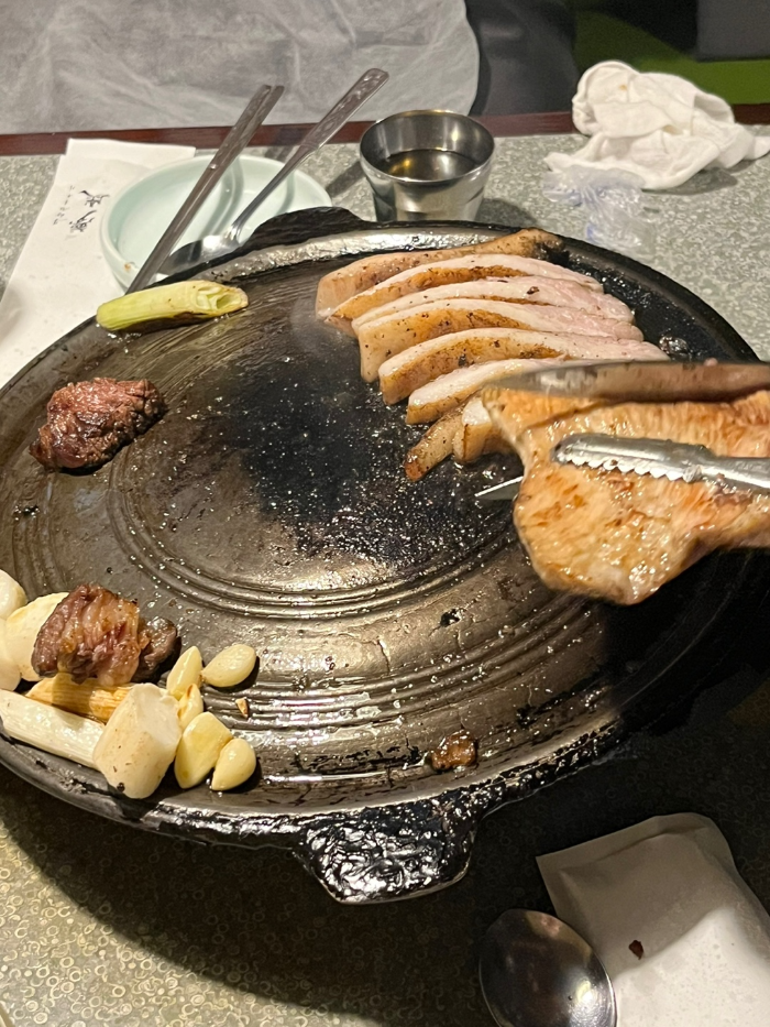 짚불항정살 굽는 모습