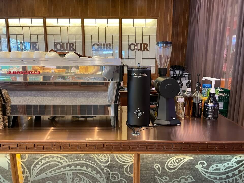 아우어-베이커리-롯데-영등포점-카운터-모습