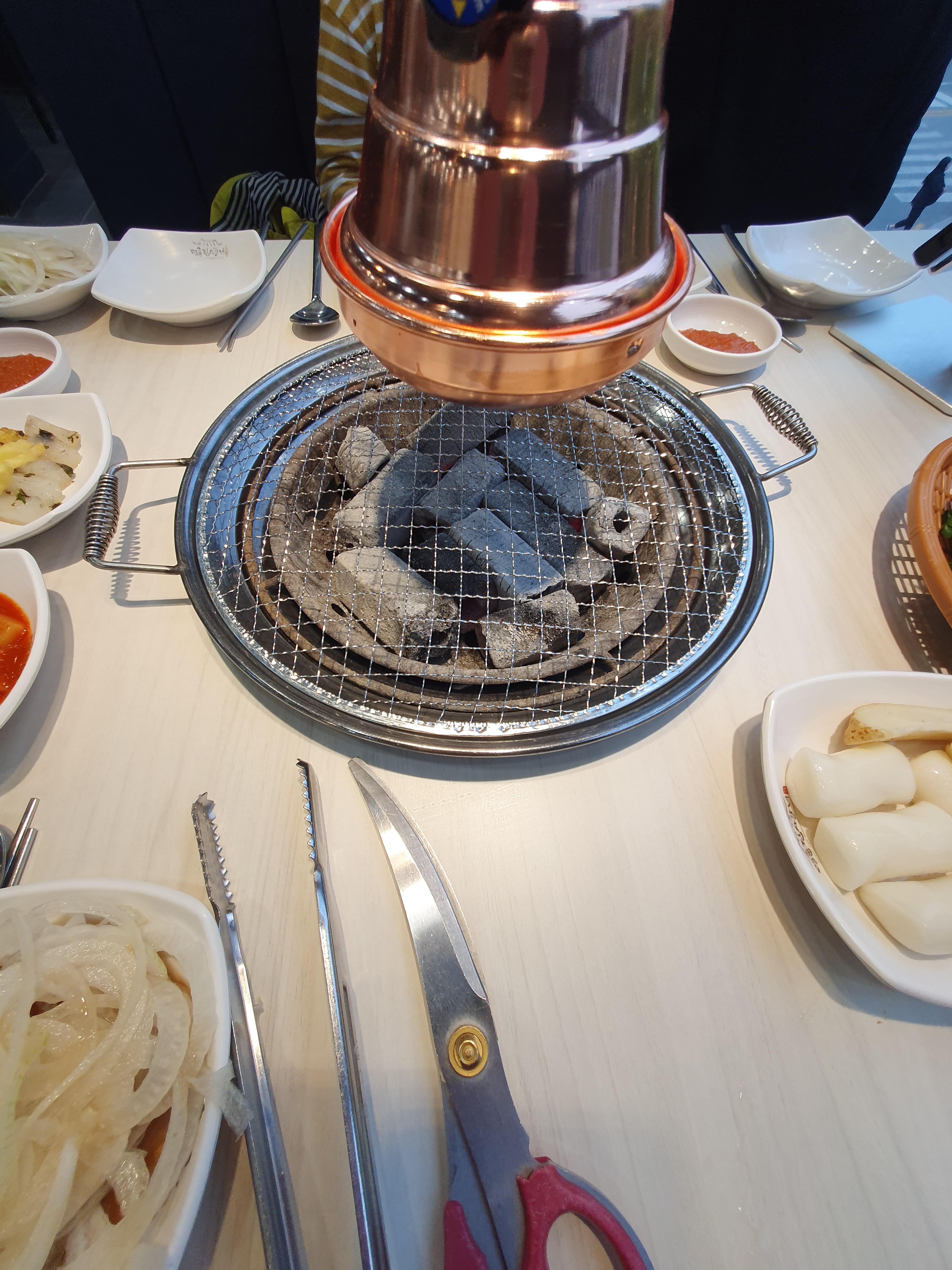 관저동 명륜진사갈비 숯불 준비 완료