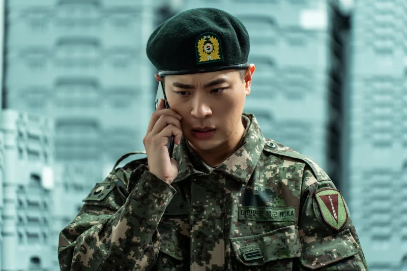 뉴토피아에서 이재윤 역을 맡은 박정민