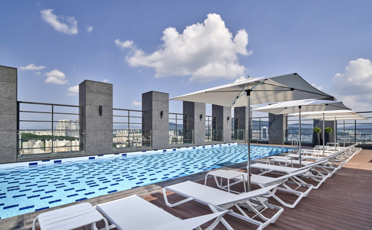 계절 상관없이 즐기는 서울 호텔 루프탑 수영장 BEST 05 L7 홍대 바이 롯데, SR 호텔 마곡,H 에비뉴 호텔 건대 포함