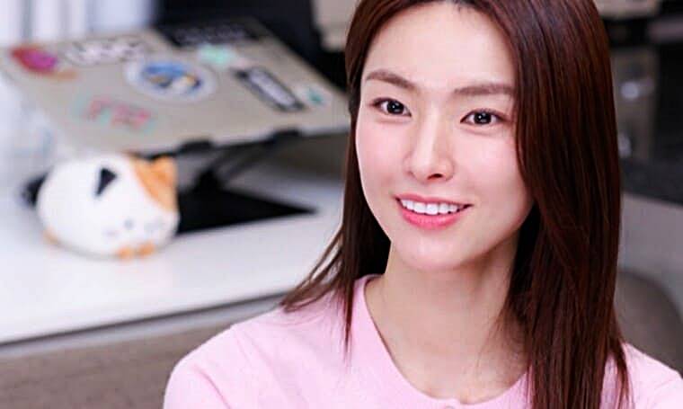 배우-하영