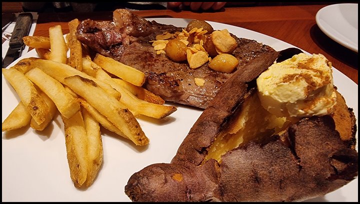 아웃백-런치-갈릭립아이